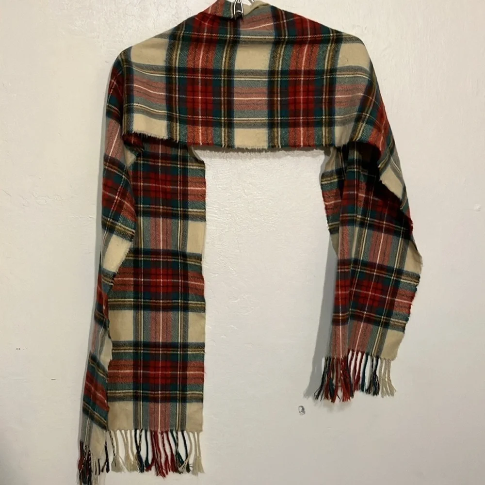 Cashmere plaid handwoven tartan scarf from Scotland  62 x 12 with 3” fringe